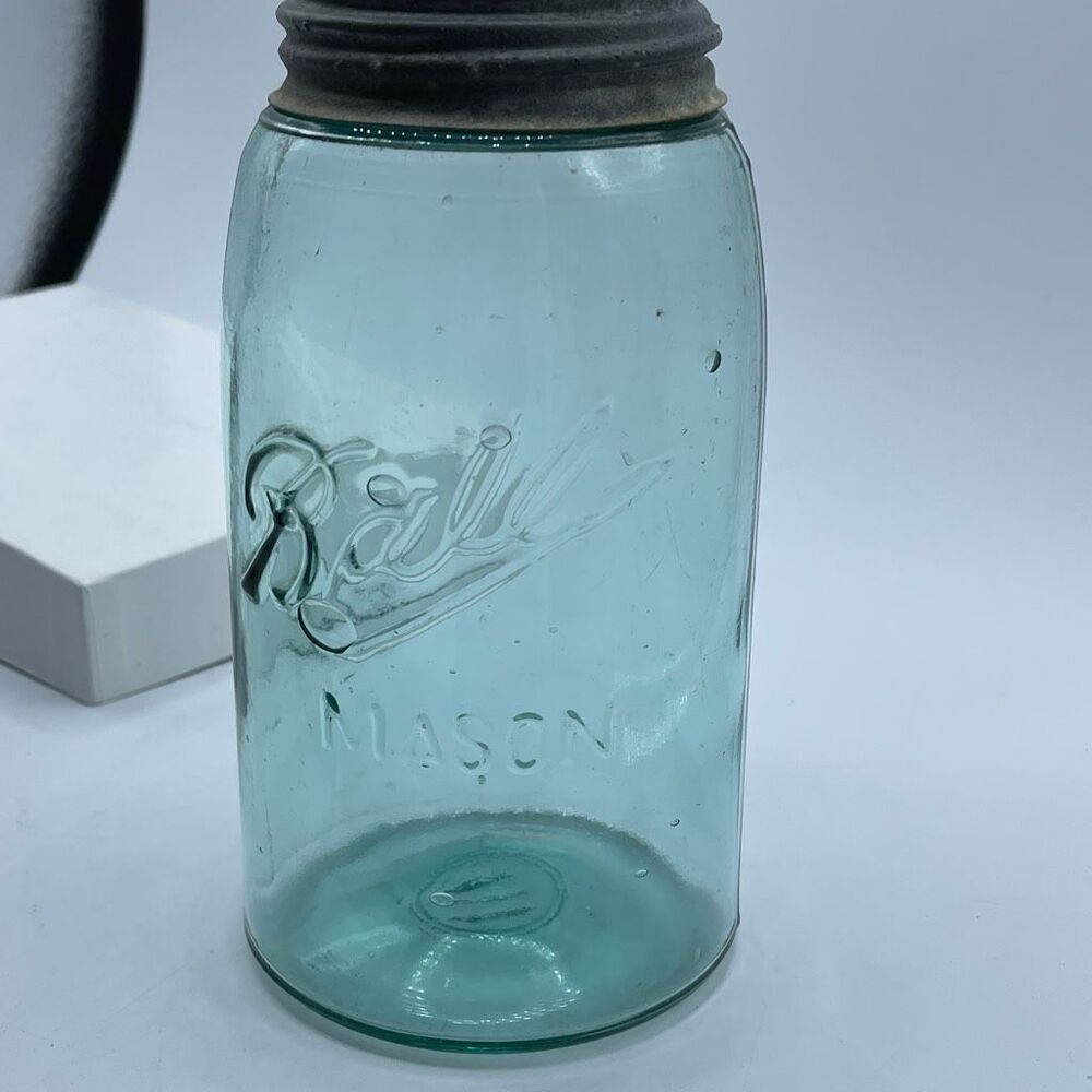 Antique Ball triple L Mason jar 1900-1910 (111) on bottom.